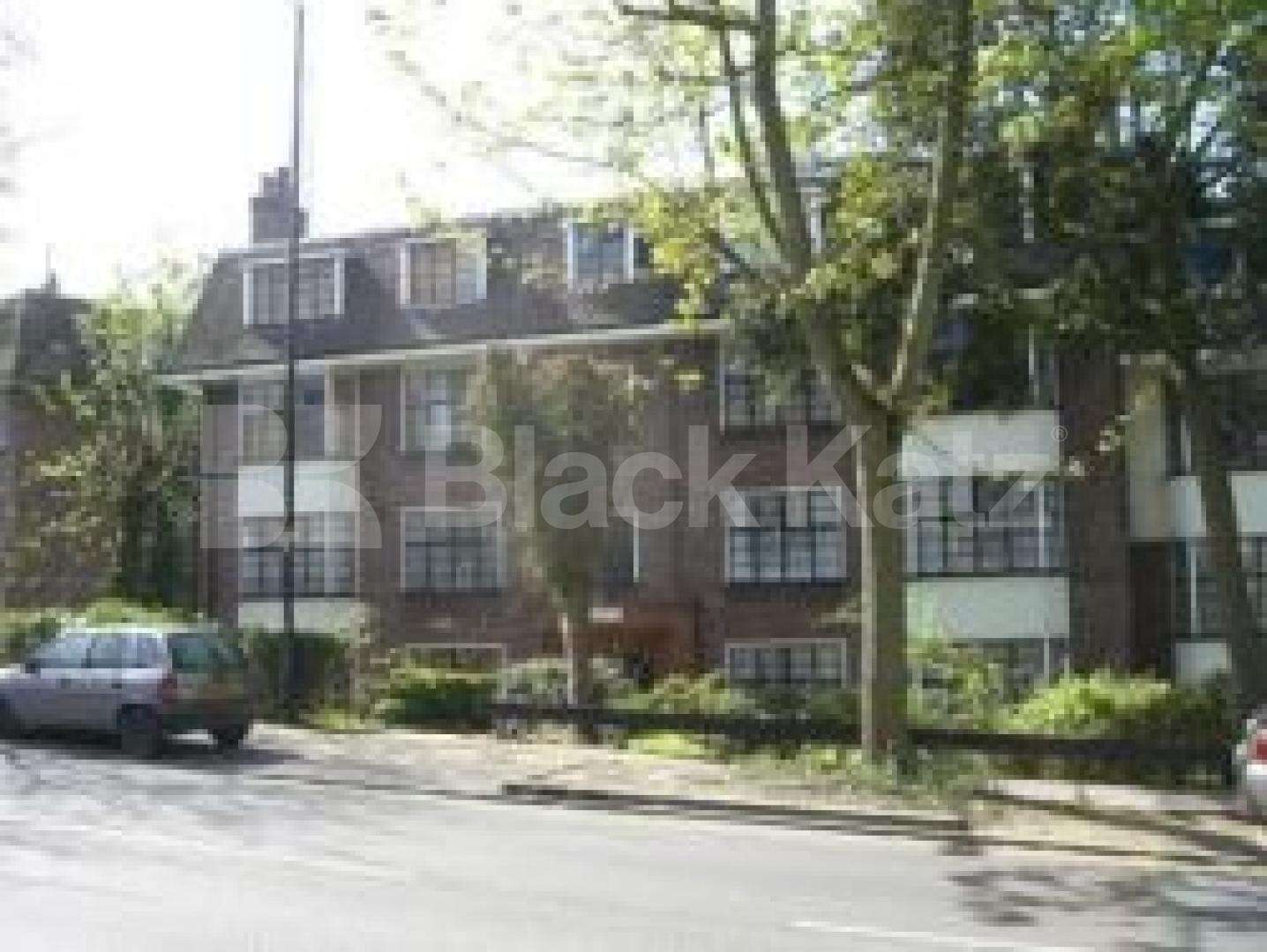			2 Bedroom, 1 bath, 1 reception Flat			 Colney Hatch Lane, MUSWELL HILL N10